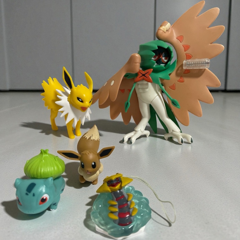 pokemon toys figures lot Of 5 Figures Collectible Read
